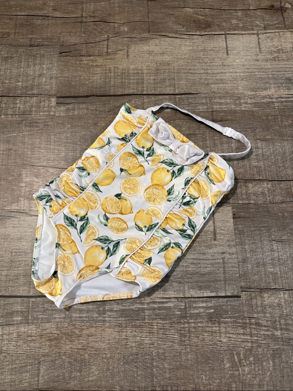 5/$15 crown & ivy White and Yellow Lemon Print One-Piece Swimsuit size 3T